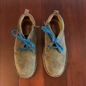 NAVIGATOR JR. PLAIN TOE CHUKKA BOOT